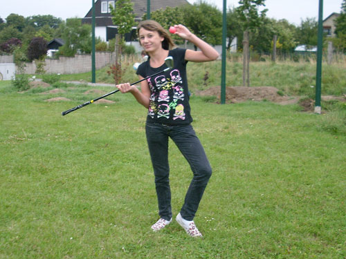 Siegerpose mit Ball in pink