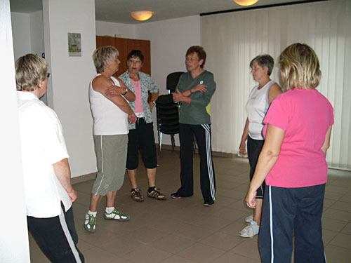 Die Damen-Sportgruppe in der Pause ...