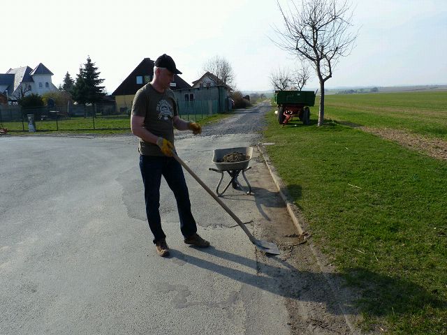 Eingangsbereich zum Schierksmhlenweg reinigen